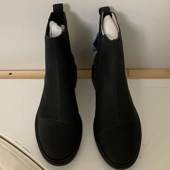 Never worn Tom’s black Chelsie boots - Picture 2 of 6